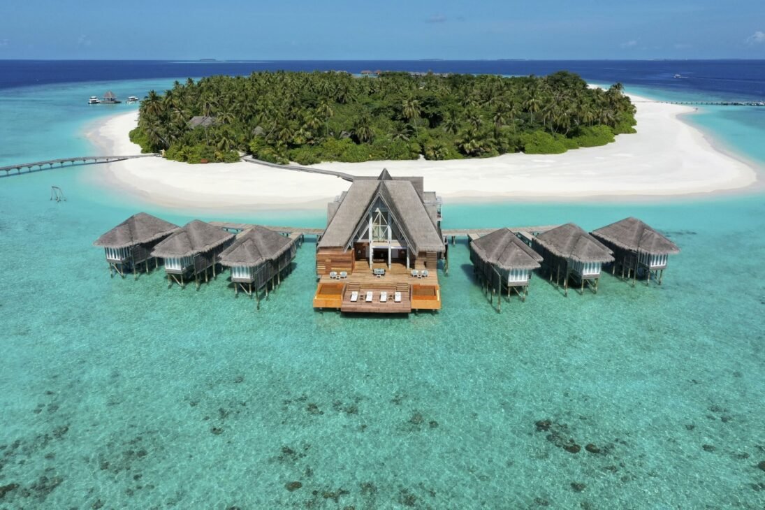 Anantara Spa at Kihavah Overwater Couples Treatments